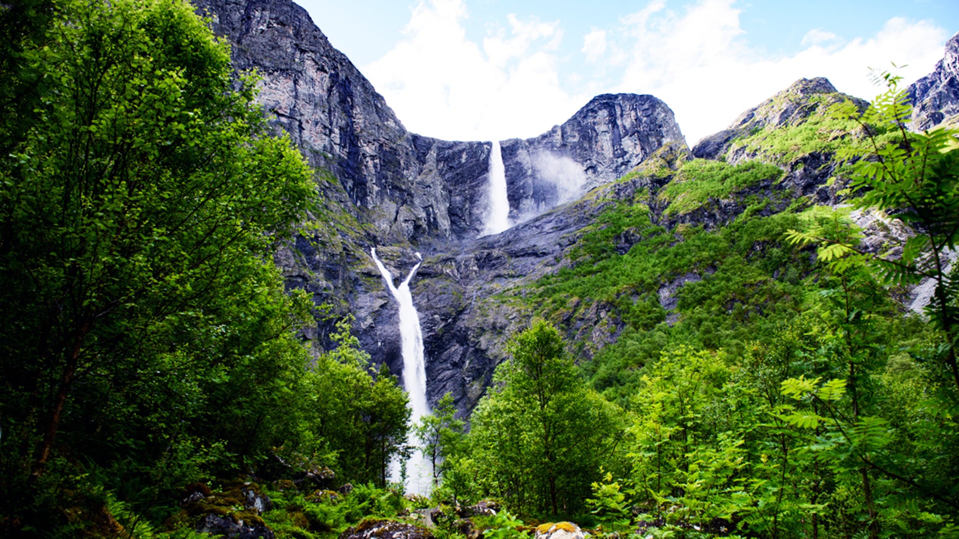 Mardalsfossen (Höchster Wasserfall) Mardalsfossen (Höchster Wasserfall)